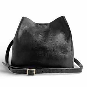 PORTLAND LEATHER Butterfly Bucket Bag Pebbled Black